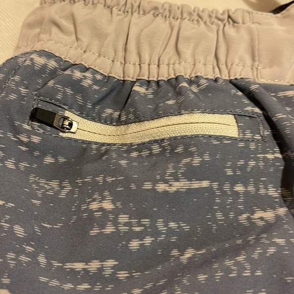 B5 Vuori Banks Athletic Short - Unlined in Blue and White See pics measurements - Picture 7 of 10